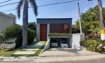 Sobrado para Venda em Jandira, Parque Nova Jandira, 3 dormitórios, 1 suíte, 2 banheiros, 4 vagas