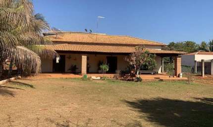 Rancho para Venda em Araçatuba, Conjunto Habitacional Claudionor Cinti, 2 dormitórios, 2 suítes, 3 banheiros