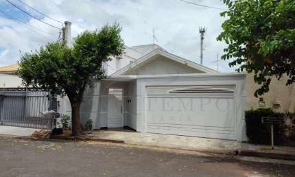 Casa para Venda em Araçatuba, Monte Carlo, 4 dormitórios, 2 banheiros, 2 vagas
