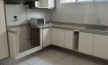 Casa em Condomínio para Locação em Santana de Parnaíba, Alphaville, 3 dormitórios, 1 suíte, 2 banheiros, 2 vagas