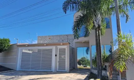 Casa com 3 quartos para alugar no Jardim Sylvio Rinaldi II, Jaguariúna , 250 m2 por R$ 5.800
