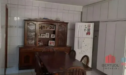 Casa com 3 quartos para alugar na Rua Nove de Julho, 92, Centro, Vinhedo