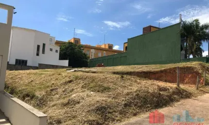 Terreno à venda na Avenida João Pescarini, 440, Centro, Vinhedo
