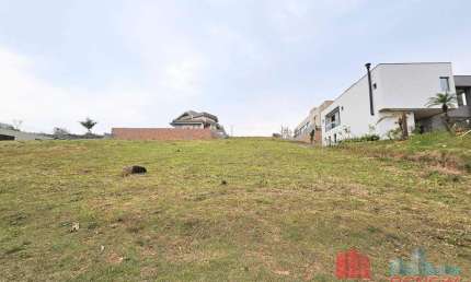 Terreno á Venda no Condomínio Campo de Toscana em Vinhedo - SP