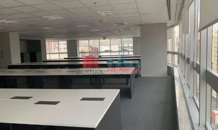 Sala para aluguel Edifício Suest Plaza em São Paulo