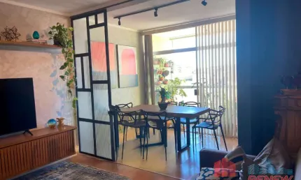 More bem localizado! apartamento com 2 dormitórios, sacada e 2 vagas na eugênio trevisan