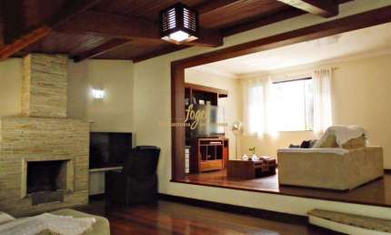 Bom Pastor - Casa 3/4 (1 Suíte) - Salas Amplas - Excelente Quintal - Piscina - Espaço Gourmet -Px ao Centro