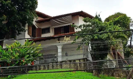 Manoel Honório - Casa 5/4 (1 Suíte) - Escritório - Amplo Quintal - Cômodos Amplos
