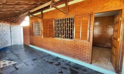 Bairro Industrial - Casa Linear 2/4 (1 Suíte) - Todos Cômodos Amplos - Excelente Quintal - Terreno com Excelente Tamanho
