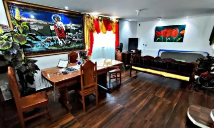 Democrata (Parte Baixa) - Casa 2/4 (2 Suítes) - Planejados na Cozinha - Terraço - 1 Vaga