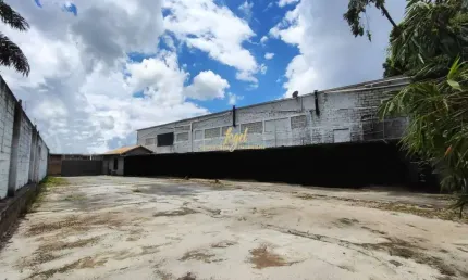 Santa Maria - Amplo Terreno Plano com 600m² - P L A N O !!!!!!!