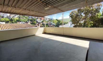 Santa Cecília - Casa 3/4 (1 Suíte) - Amplo Terraço - Excelente Cozinha - 1 Vaga