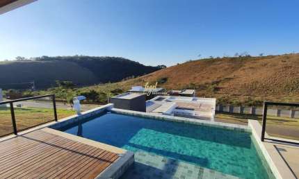 São Pedro / Casa em Condomínio - 4/4 (4 Suítes) - Piscina - E Gourmet - Salão de Festas - Excelente Acabamento