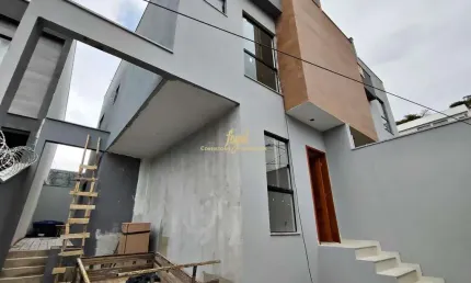 Francisco Bernardino - Casa 3/4 (1 Suíte) - Excelente Área Externa - 2 Vagas