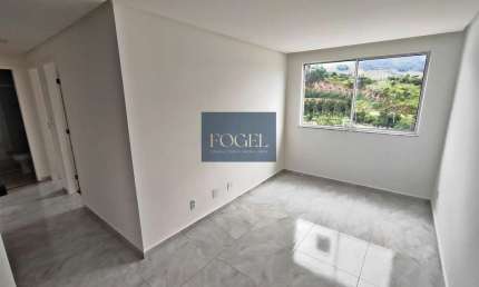 Barbosa Lage - Excelente Apto 2/4 - Piso Porcelanato - Portaria 24h - 1 Vaga