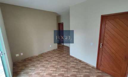 Industrial / JF – Casa Sobrado - 2/4 Amplos c/ Varanda e Garagem/Loja
