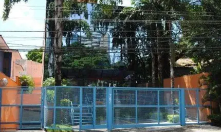 Prédio comercial inteiro - ideal  hidroterapia, fisioterapia