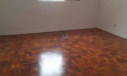 Ampla Casa para Locação – 180 m² | 3 Dormitórios | 2 Vagas | Rua Tranquila