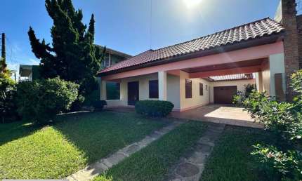 Casa para Venda em Imbé, Centro, 4 dormitórios, 1 suíte, 3 banheiros, 1 vaga