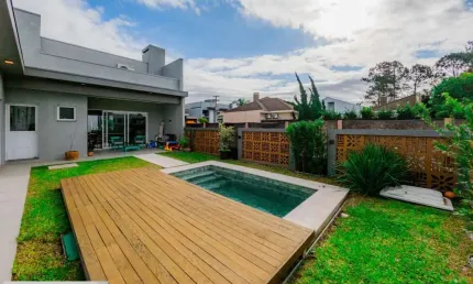 Casa para venda em tramandaí, centro, 3 dormitórios, 3 suítes, 1 banheiro, 1 vaga