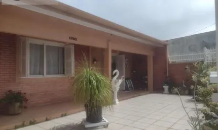 Casa para Venda em Tramandaí, Centro, 3 dormitórios, 2 banheiros, 3 vagas