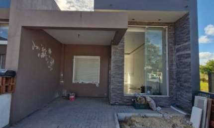 Casa para Venda em Imbé, PRESIDENT, 2 dormitórios, 1 suíte, 2 banheiros, 1 vaga