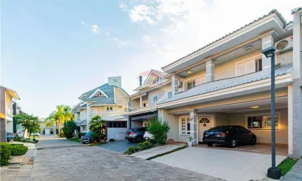 Casa Condomínio fechado no Ecoville Norte - com infraestrutura completa, 3 quartos e duas vagas lado a lado