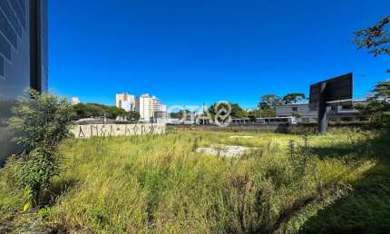 Terreno comercial para alugar na Rua Estados Unidos, 1487, Bacacheri, Curitiba