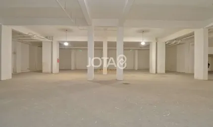 Ponto comercial com 1 sala para alugar na Avenida Winston Churchill, 309, Capão Raso, Curitiba