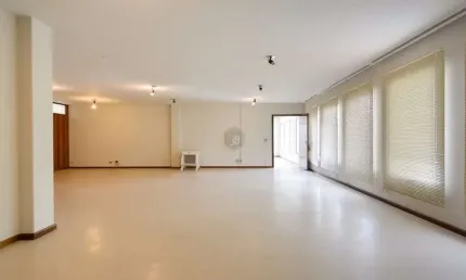 Ponto comercial com 3 salas para alugar na Rua Mateus Leme, 2390, Bom Retiro, Curitiba