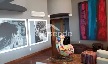 Apartamento duplex com 3 suítes localizado na av. fiusa