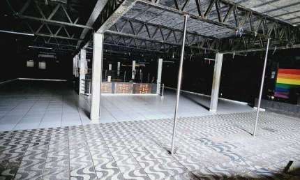 ALUGO PONTO COMERCIAL COM 322 M2 EM FRENTE AO SHOPPING