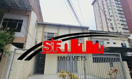 CASA EM SÃO BRÁS - 4/4 Sendo 1 Suite, Quintal, 4 Vagas, Sala c/ 2 Ambientes.