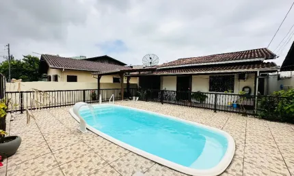 Casa para venda com  piscina e 3 quartos Bairro São Vicente - Itajaí - SC