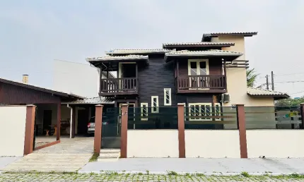 Casa para venda com 3 quartos fica no bairro  Cordeiros parte alta  - Itajaí - SC