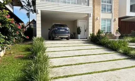 Casa alto padrão em itajaí em condomínio fechado com 4 suites