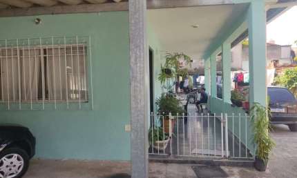 Casa à venda na Rua Buri, Laranjeiras, Caieiras