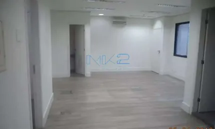 Meio andar à venda, ao lado lado do shopping  Vila Olímpia, São Paulo, SP