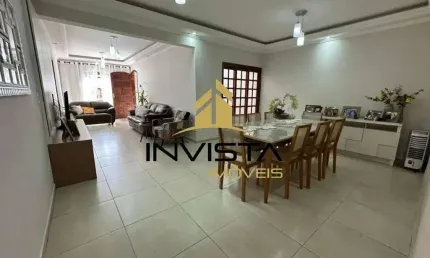 Casa Térrea no Jardim Satélite- 250m² de terreno- 3 dorms- 4 vagas- Permuta