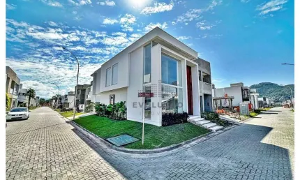 Maravilhosa Casa com 3 Dorms com Suíte - Deltaville - Biguaçu/SC
