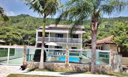 CASA 04 Quartos, 04 Vagas, Piscina - Praia de Palmas - Governador Celso Ramos