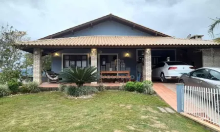 Casa com 3 quartos à venda na Rua Amaro Damásio, Loteamento Santa Catarina, Biguaçu