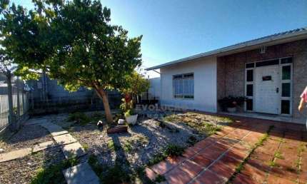 Casa com 3 quartos à venda na Rua Treze de Junho, Flor de Nápolis, São José