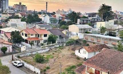 TERRENO, Escritura, 4 pavimentos - Coloninha - Santa Catarina