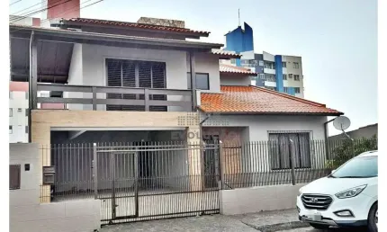 Casa com 3 dormitórios à venda-Bairro  Ipiranga - São José/SC