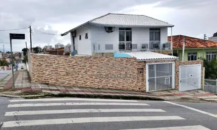 Casa com 4 dormitórios à venda, 180 m² por R$ 725.000,00 - Capoeiras - Florianópolis/SC