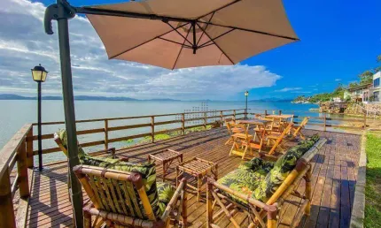 Casa Alto Padrão com 05 Dorms a beira mar - São Miguel - Biguaçu SC