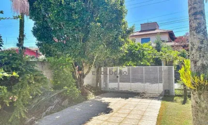 Casa com 4 dormitórios -perto da praia - campeche - florianópolis/sc
