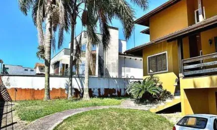 Casa, 4 dormitórios, sendo 3 suítes, Condomínio Hípico Campestre, bairro Potecas, São José/SC