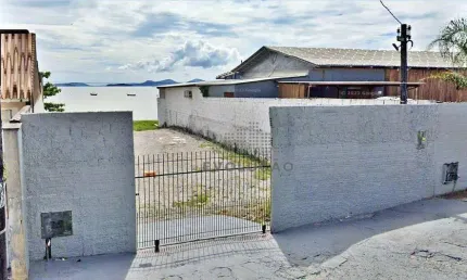 TERRENO com 440 m² a beira mar, Escritura - Serraria - Santa Catarina